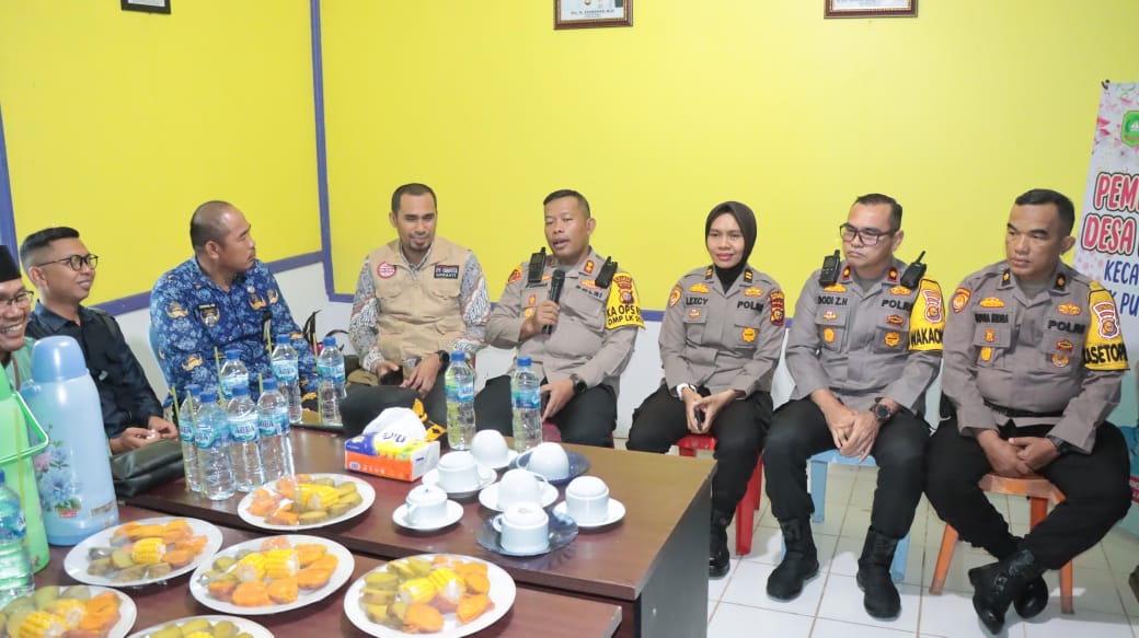 Jumat Curhat Kapolres Dan KPU Meranti Sambangi PPK Tasik Putri Puyu