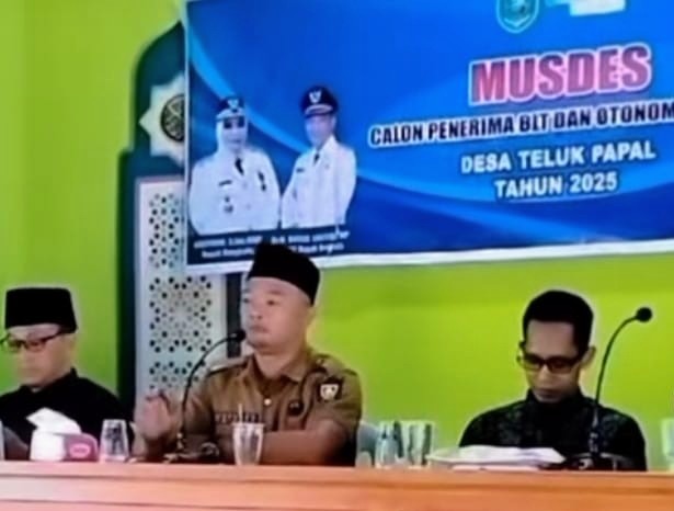 Pemdes Teluk Papal Gelar Musdes Calon Penerima BLT Dan Bahas Otonomi Daerah