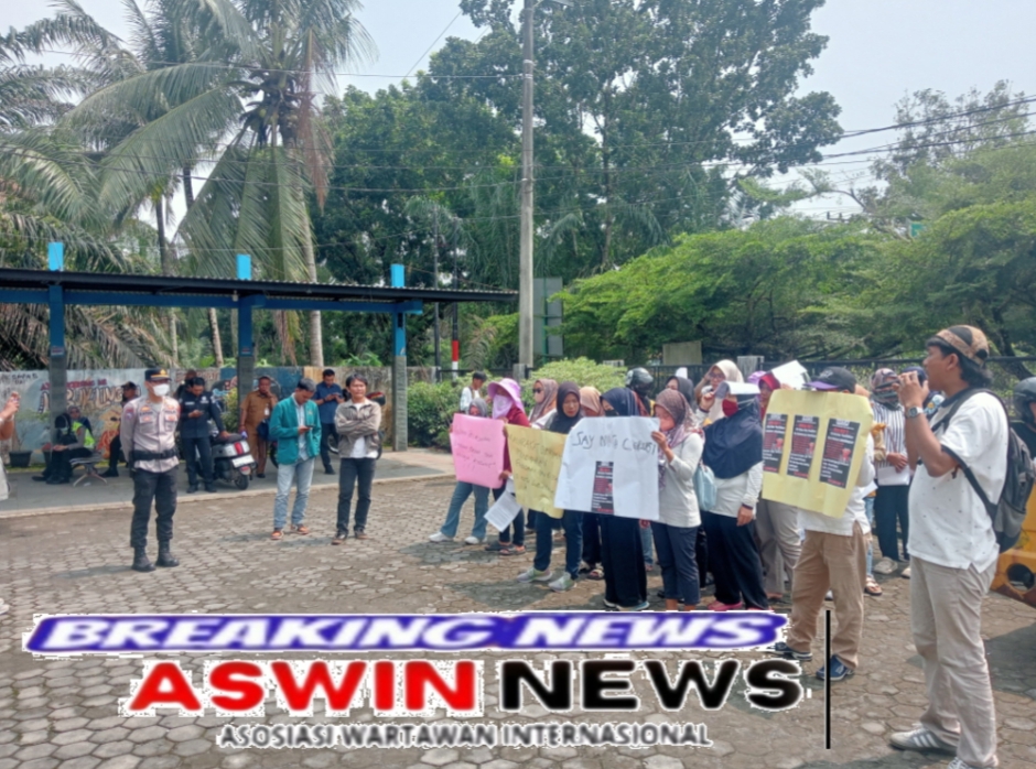 Kadis Pendidikan Lubuklinggau Didemo Emak-emak, Tuntut Transparansi Program dan Penggunaan Anggaran