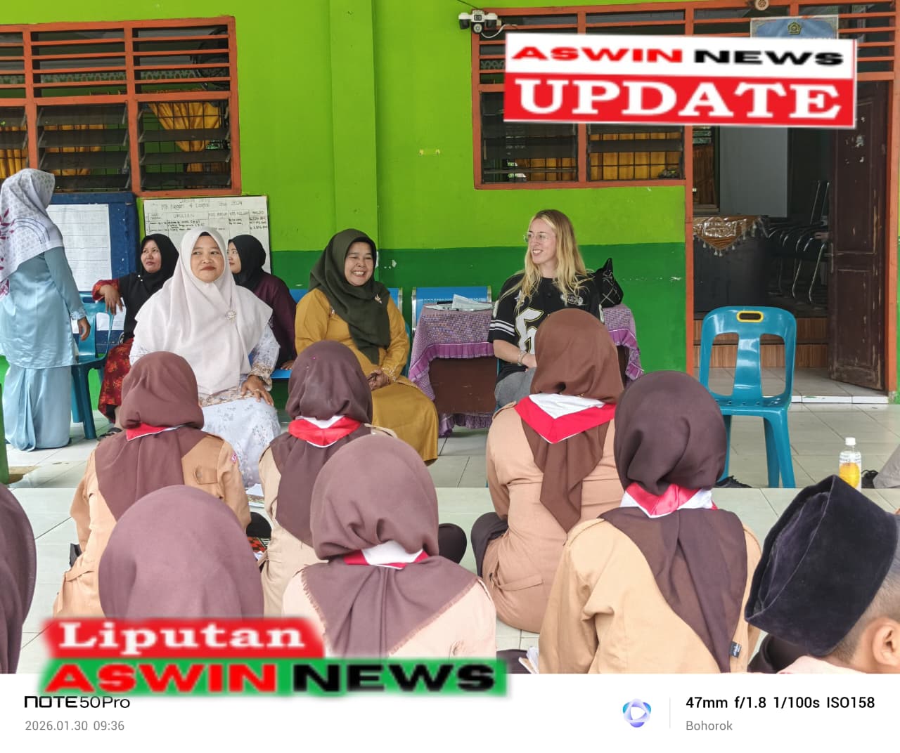 MTSN 4 Langkat Brings British Residents to Nature Learning, Students Practice English Directly