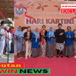 SMPN 2 Tulungagung: Fashion Show di Hari Kartini