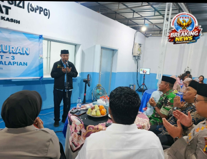 Dukung Generasi Emas 2045, Kepala KUA Salapian Pimpin Doa Peresmian SPPG MBG Polres Langkat-3