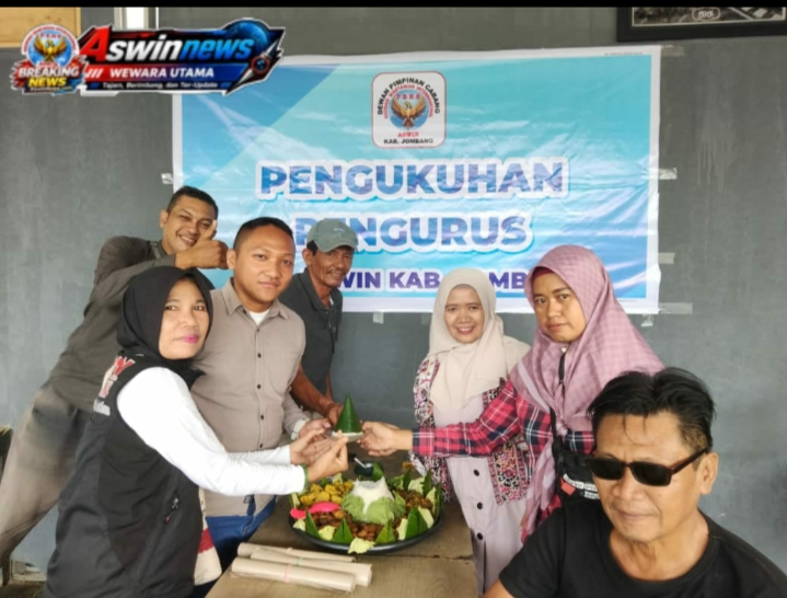 Pengukuhan DPC ASWIN Jombang dan Potong Tumpeng Berlangsung Khidmat