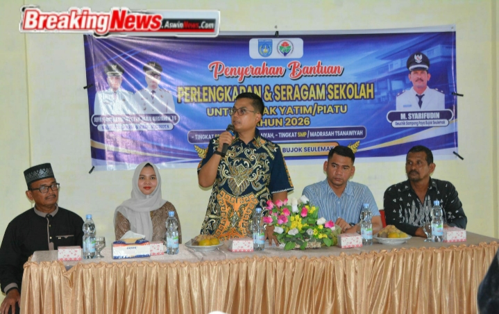 Wali Kota Langsa Serahkan Bantuan Peralatan Sekolah bagi Anak Yatim Paya Bujok Seulemak