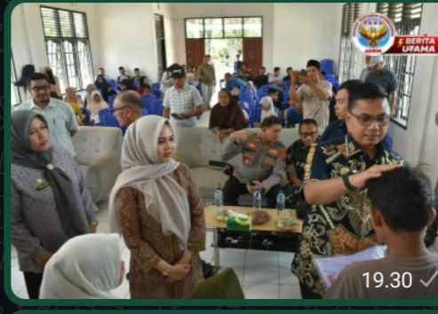 Wali Kota Langsa Serahkan Seragam Sekolah Gratis bagi 169 Anak Yatim Piatu di Langsa Timur
